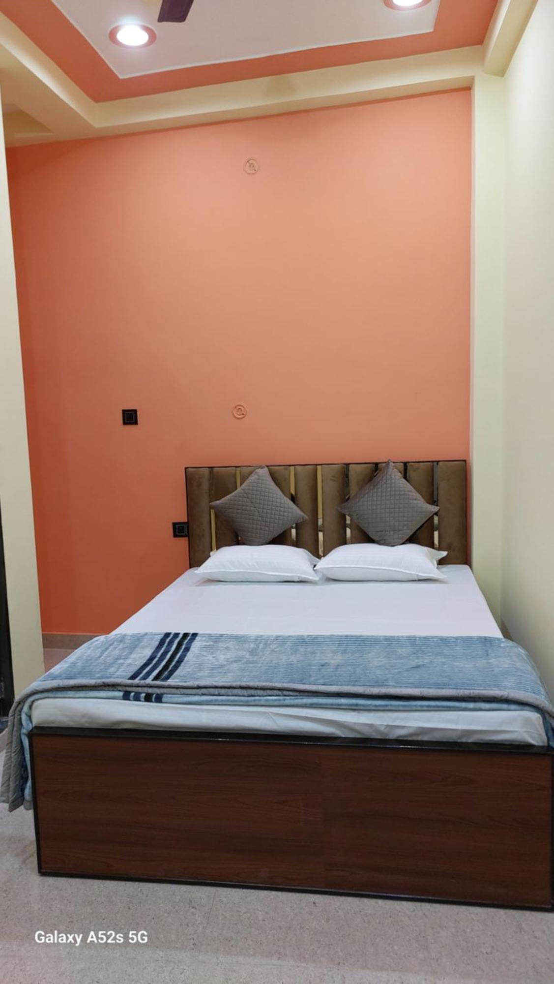 Narayani Paying Guest House Varanasi Eksteriør billede