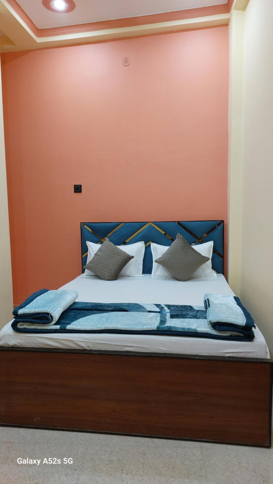 Narayani Paying Guest House Varanasi Eksteriør billede